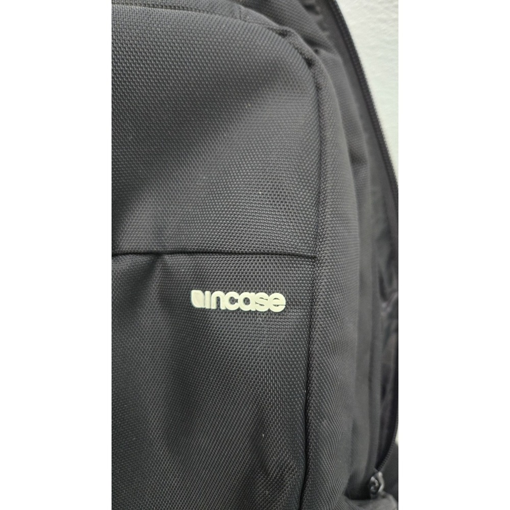 Incase Icon Slim Backpack Nice Black - Picture 3 of 10